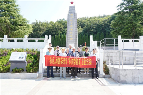 横山抗日英雄纪念碑2.jpg