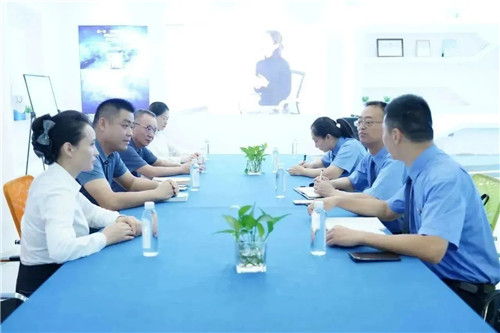 座谈交流.jpg