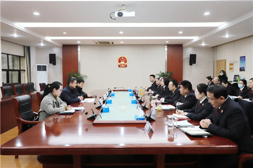 座谈会.jpg